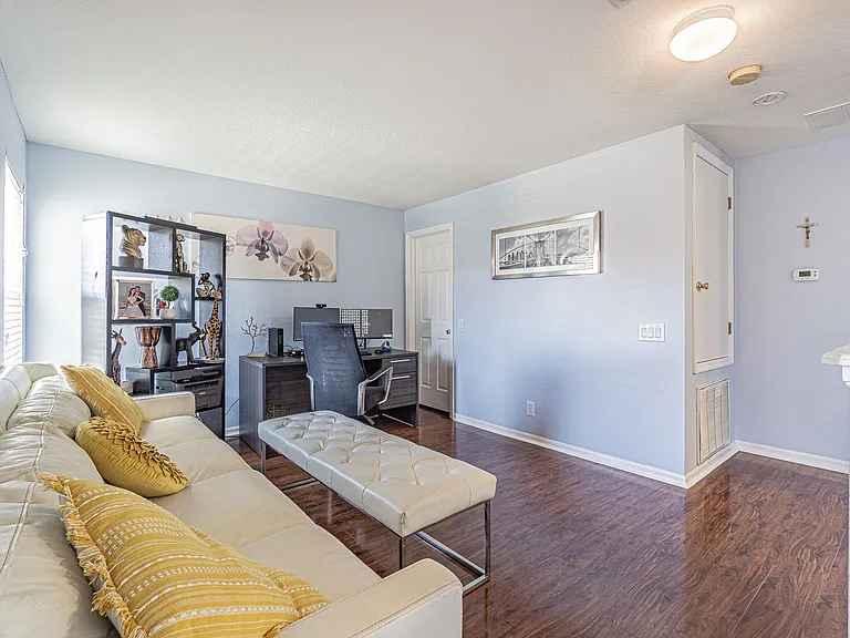 1031 Paseo Del Rio NE — Photo 17