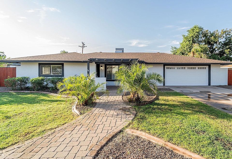 1st image of 4121 E Catalina Dr