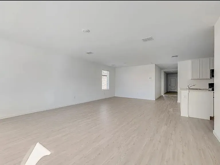 11320 Rodeo Dr — Photo 3