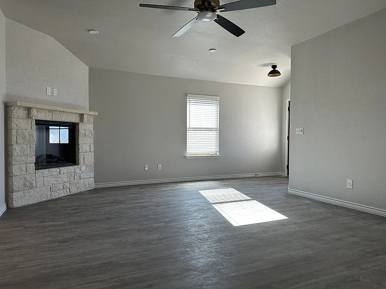 5106 White Rose Dr — Photo 7