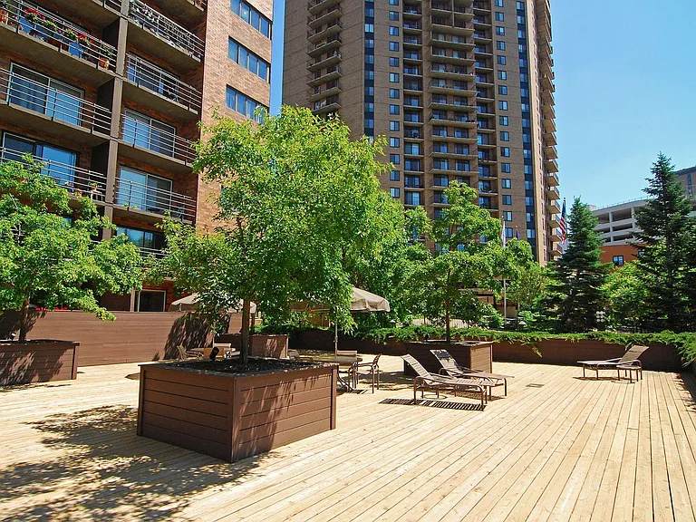210 W Grant St #204 — Photo 17