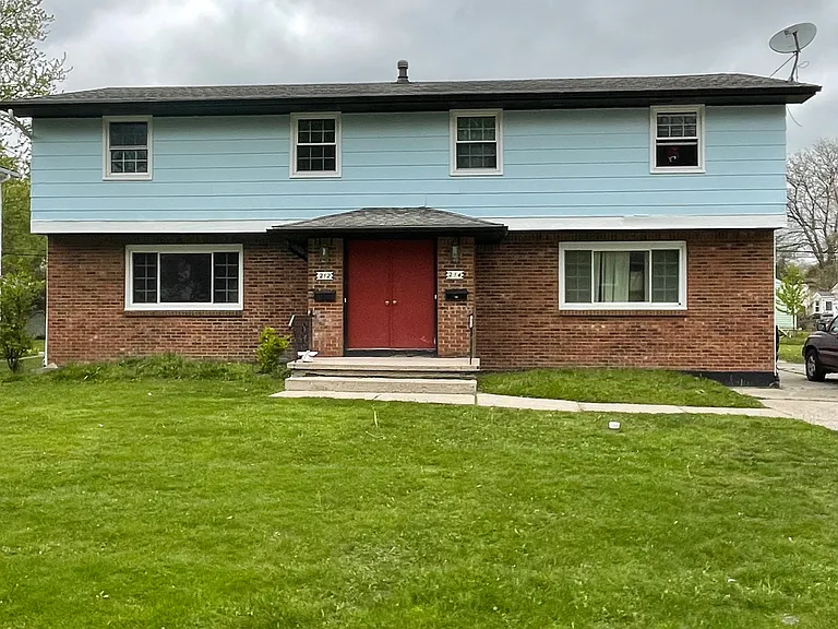 212 Sunshine Dr #L — Photo 1