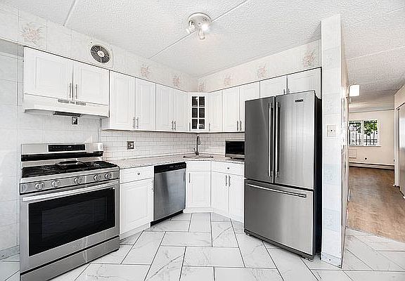 4th image of 33-33 13th St #1