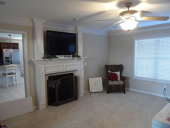 4th image of 5930 Winnett Dr