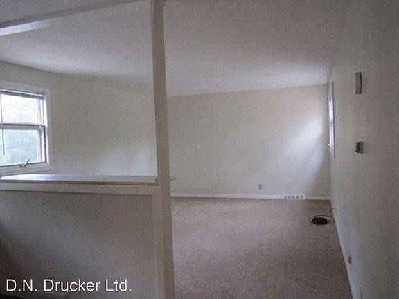 5th image of 1707 Meadowbrook Dr APT 9