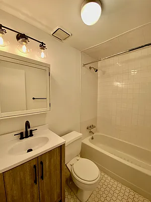 Rented by CMV Realty Inc. | media 6