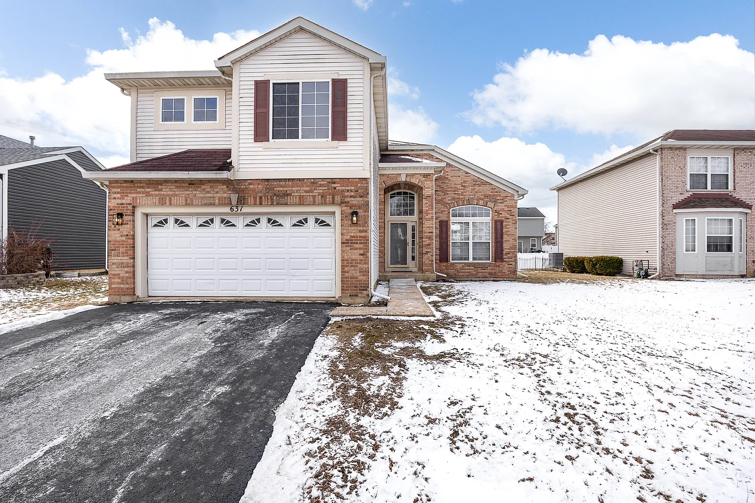 631 Kingsbrooke Xing photo 1