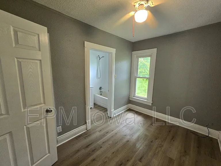 24 Van Buren St — Photo 17