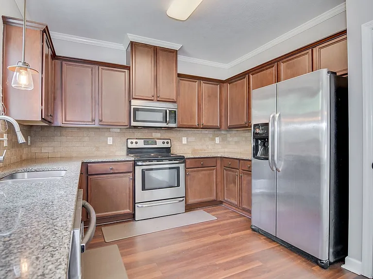 511 Sebastian Dr — Photo 21