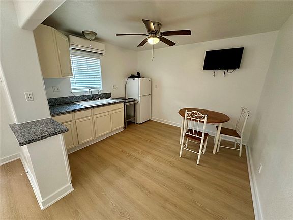 4th image of 305 Miles Rd