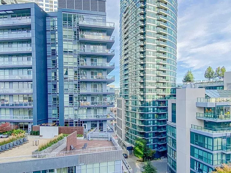 38 Iannuzzi St #810 — Photo 13