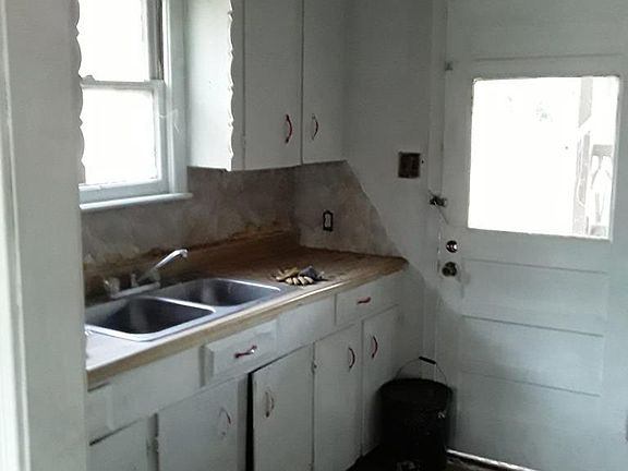 5th image of 40 Shary Ave