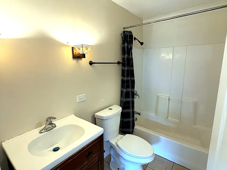 1500 Luttrell St #5 — Photo 2