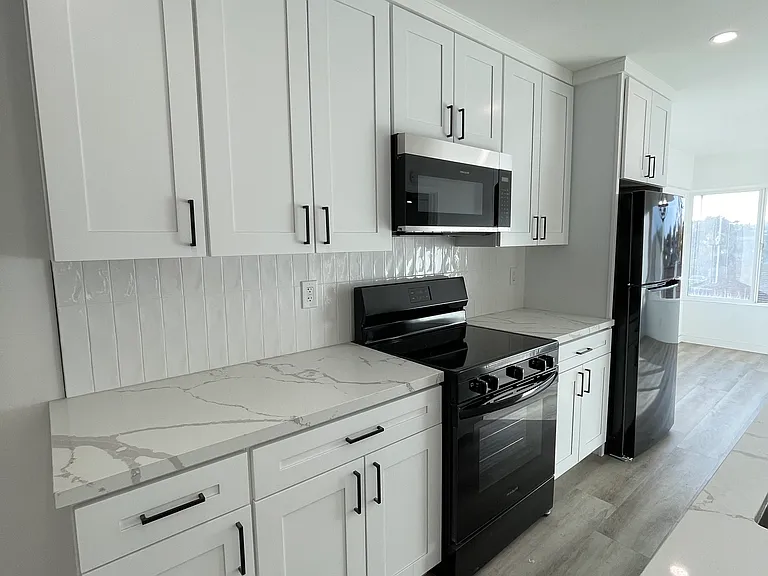 6836 Celia Vista Dr — Photo 7