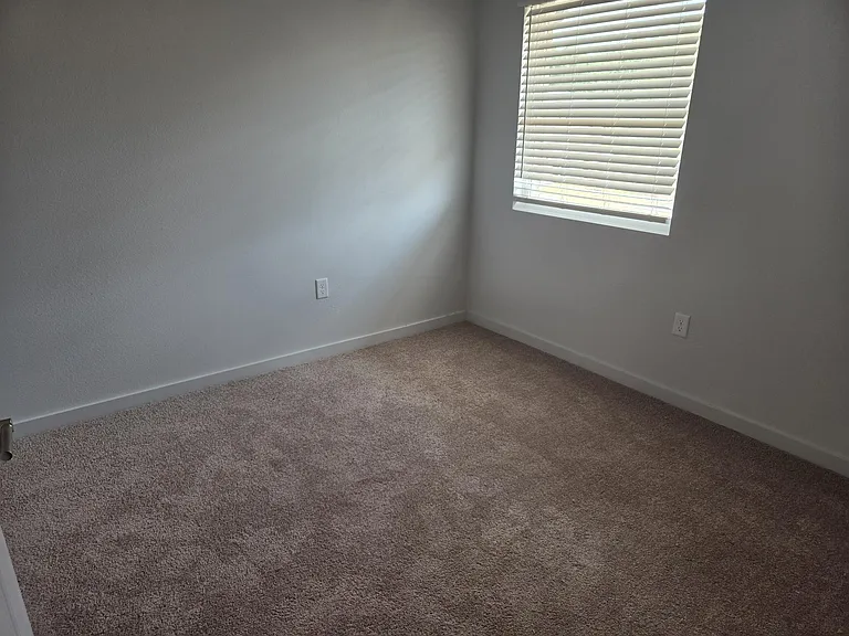 Sabine Apartments — Photo 16