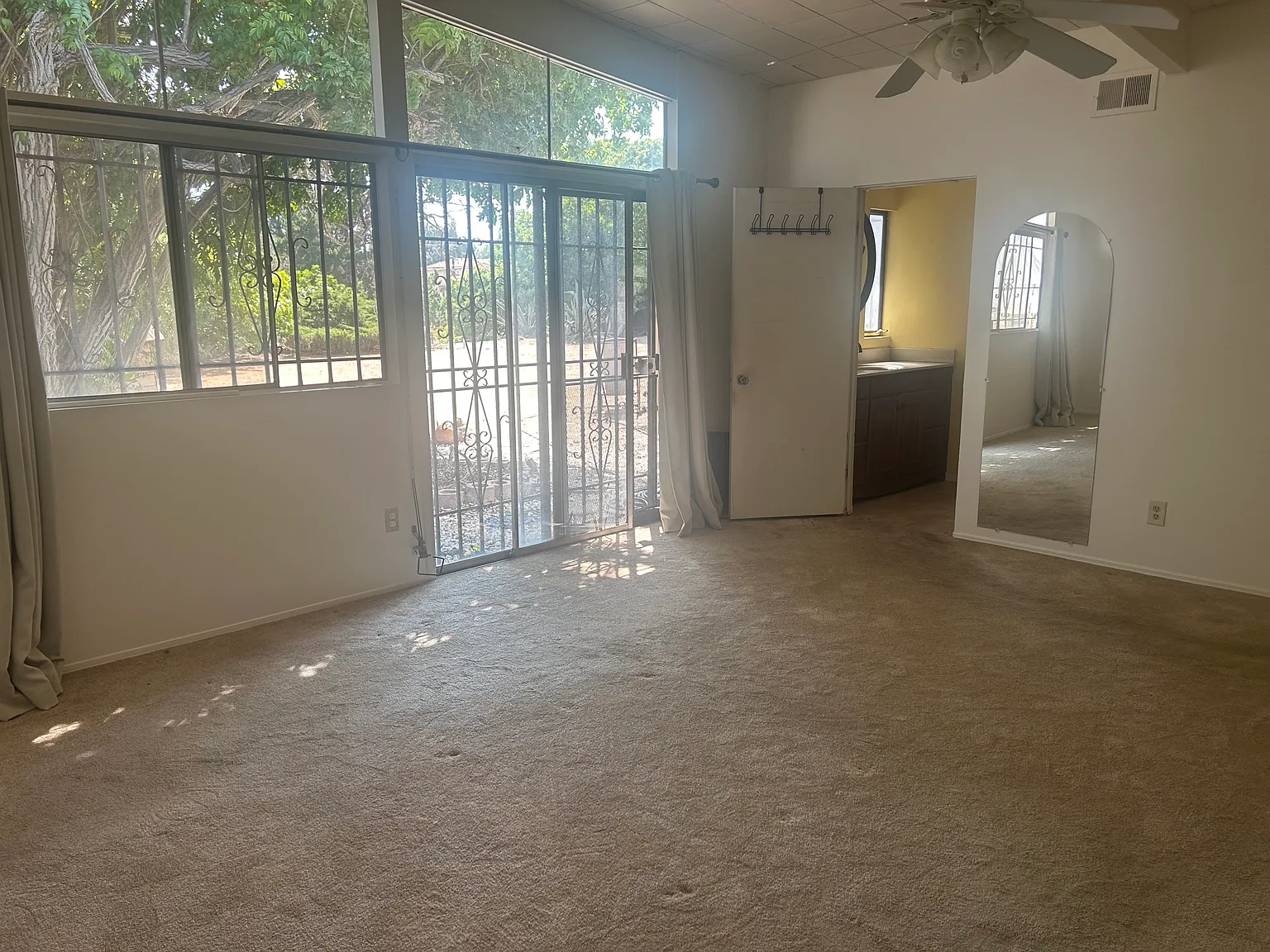 1 bed, 1822 sqft, $1,800 — Photo 2