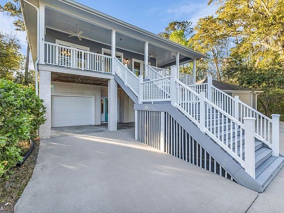5th image of 1039 Shell Point Cove Rd NE