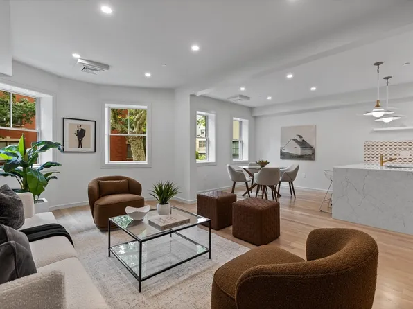 6 Claflin Rd APT 1, Brookline, MA 02445