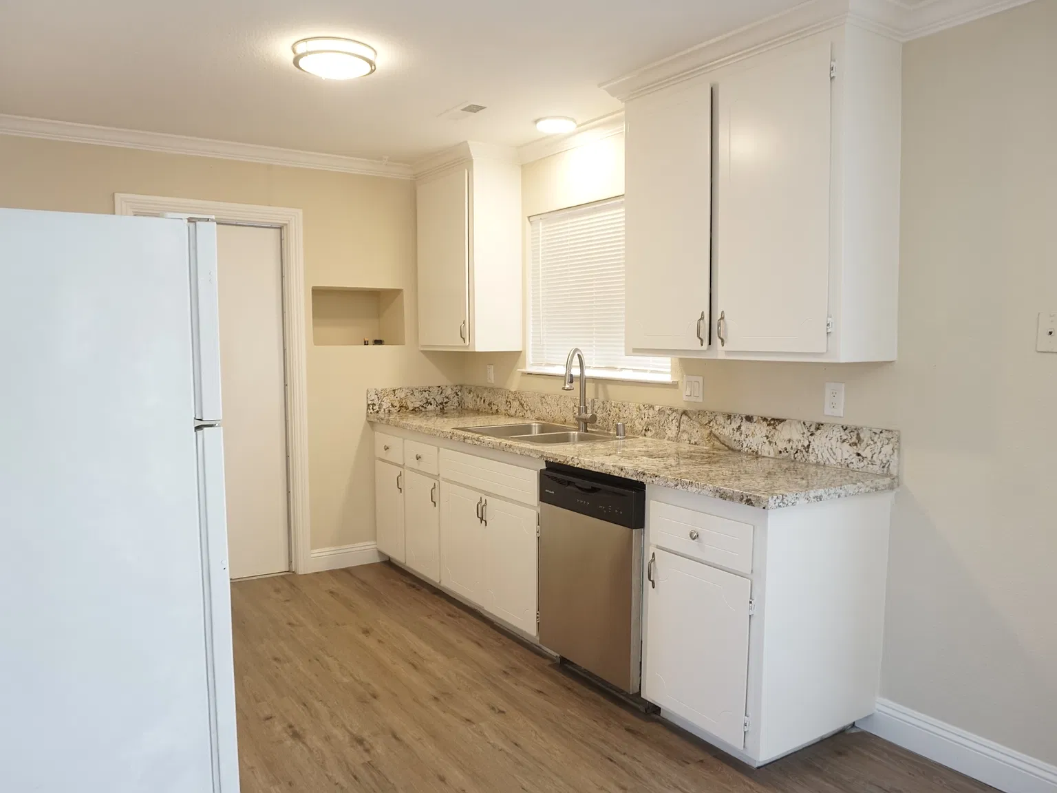 3 bed, 1336 sqft, $2,650 — Photo 4