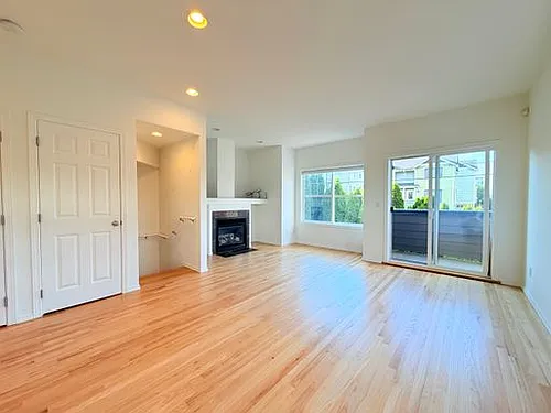 2443 NW 59th St Photo 1