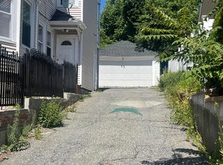 207 High St, Lawrence, MA 01841