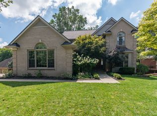 27267 Cambridge Ln, Farmington Hills, MI