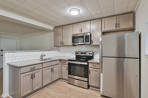 215 E High St #D Photo 1
