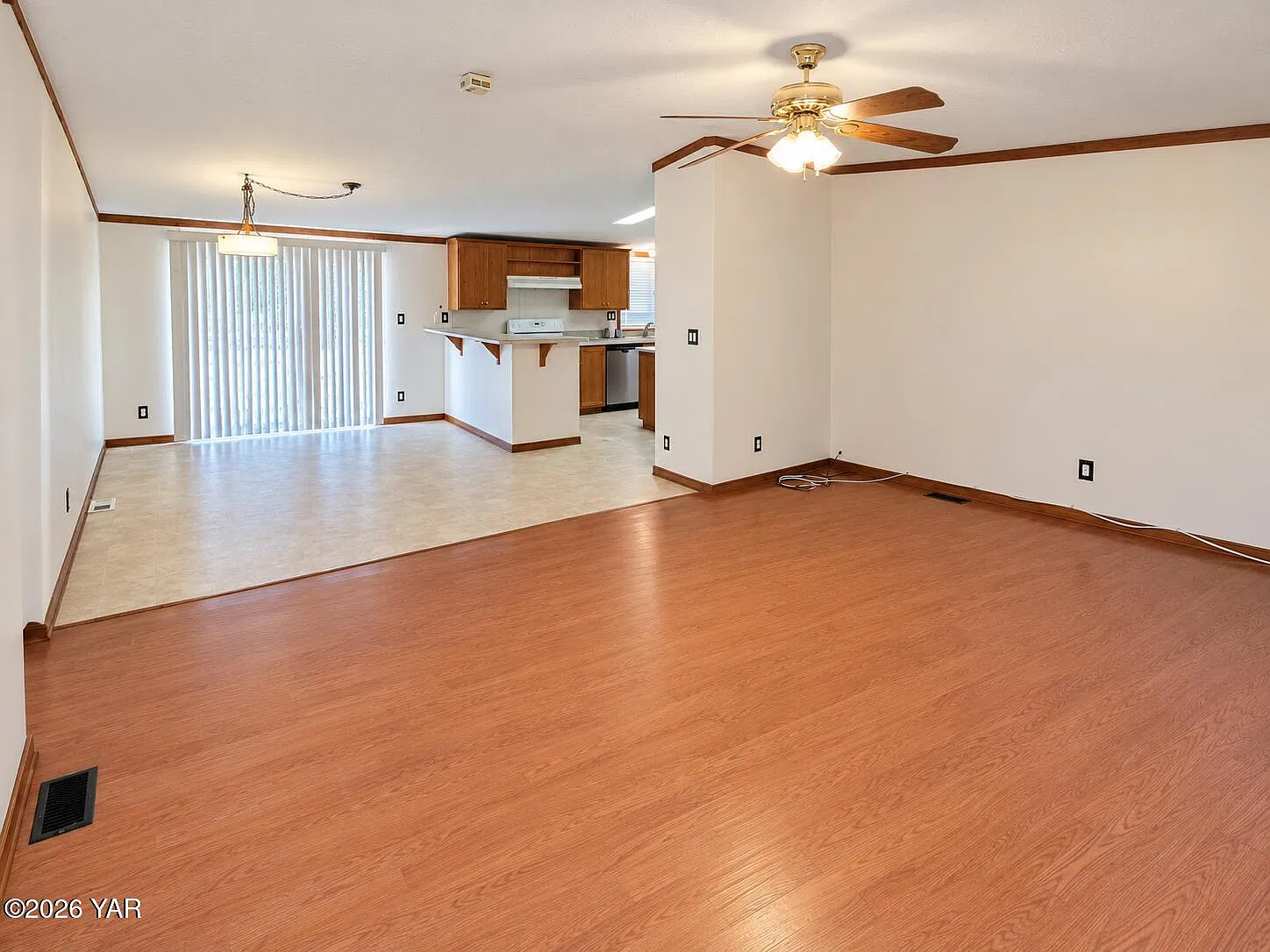 4 bed, 2.5 bath, 2052 sqft, $1,550 — Photo 3