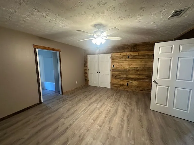 2111 Highway 82 W — Photo 11