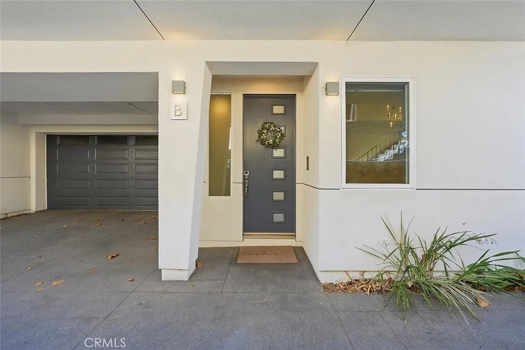 4 bed, 2078 sqft, $6,800 — Photo 2