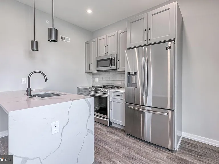 2026 Spring Garden St #4A — Photo 2
