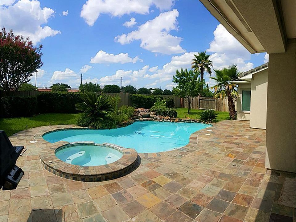 1st image of 11902 Palmetto Shores Dr