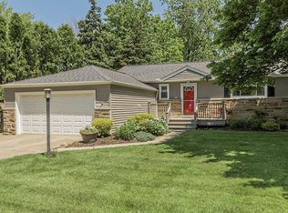 5213 Thornbury Blvd, Lyndhurst, OH 44124