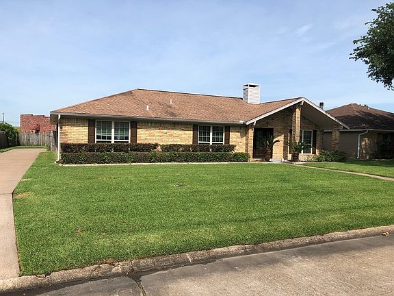 2nd image of 1015 Louise Dr