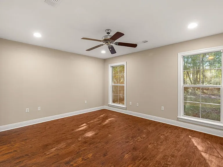 34 Clear Springs Ct — Photo 12