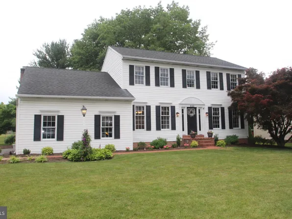 225 S Homestead Dr, Landisville, PA 17538