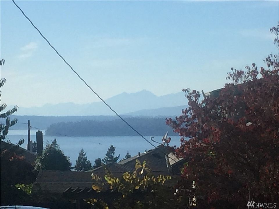 2nd image of 7504 California Ave SW