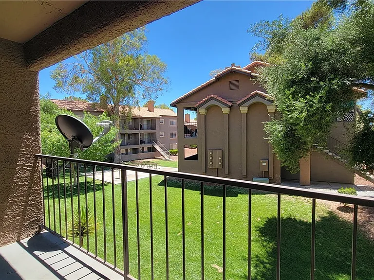 2750 S Durango Dr #2020 — Photo 12