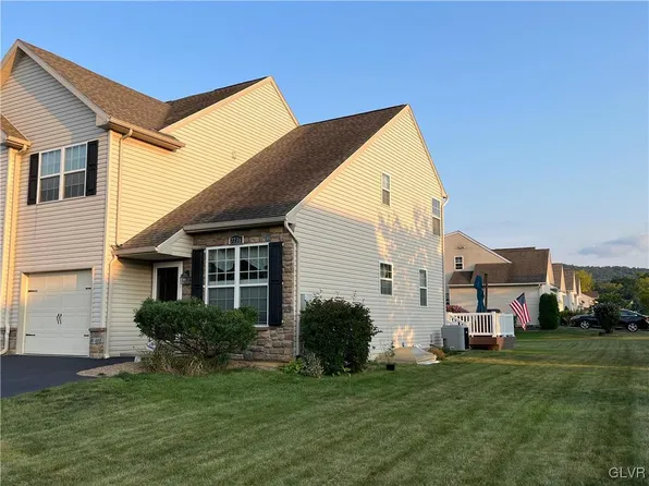 7736 Barrow Dr, Macungie, PA 18062