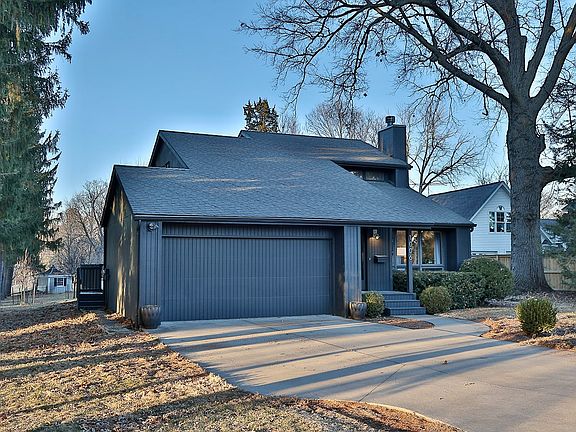 2nd image of 1006 Monroe St