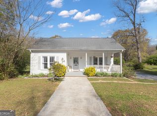 32 Post St, Grantville, GA 30220