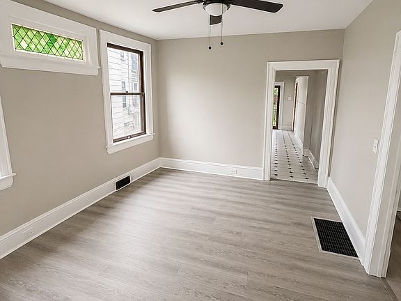 4th image of 670 Richmond Ave #1