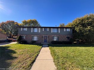 39471 Jefferson Ave, Harrison Township, MI 48045