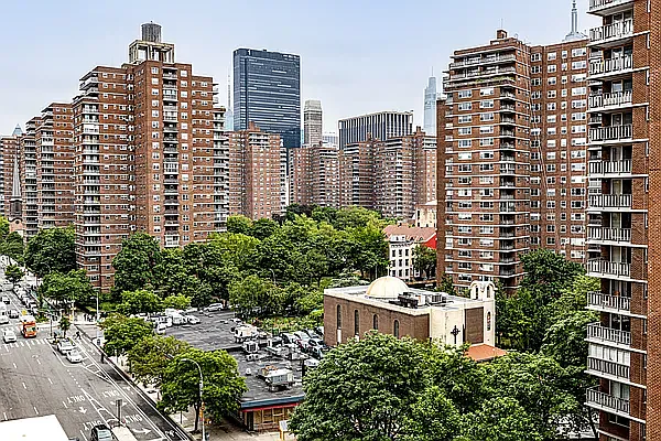 Rented by Compass | media 13