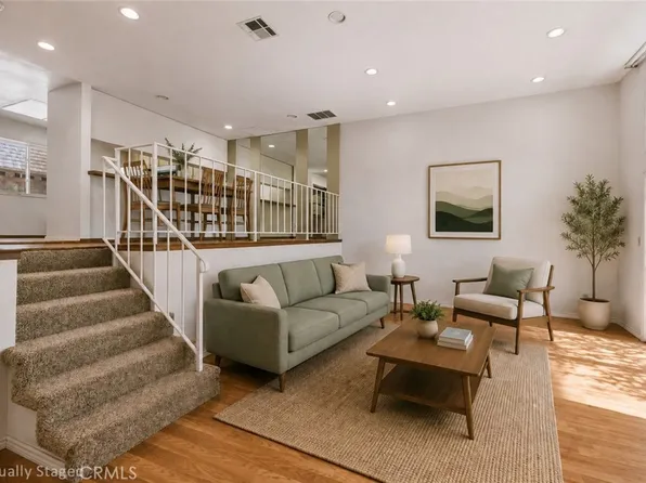 17943 Magnolia Blvd APT 16, Encino, CA 91316