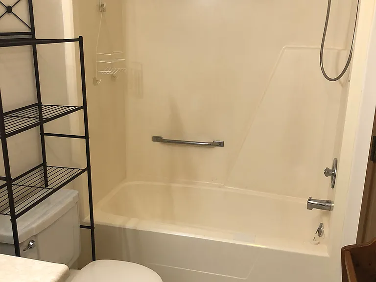 234 N Grove St #11 — Photo 6
