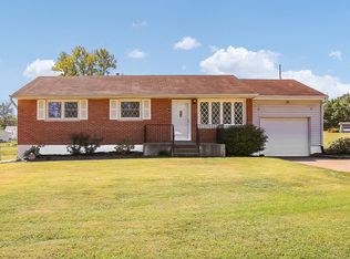 9950 Slevin Ln, Saint Louis, MO 63123