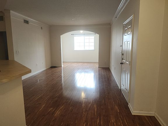 4th image of 9857 Baywinds Dr #927