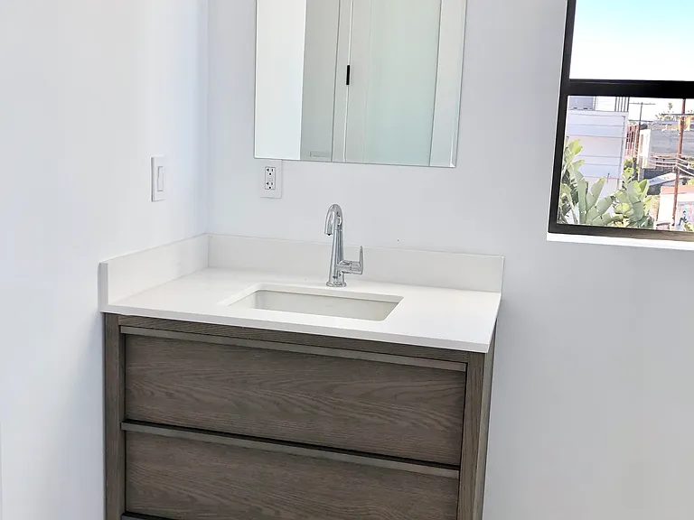 1317 Cabrillo Ave — Photo 25