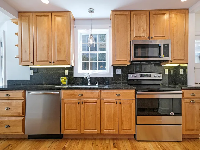 107 Lee Rd — Photo 9